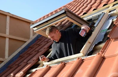 Pose de fenêtres de toit Velux à Époye